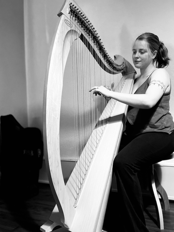 Aline de Blaireville - harpiste